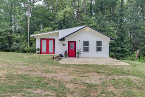 Fayetteville Vacation Rental - Near Lake McIntosh! Apartment in Fayetteville