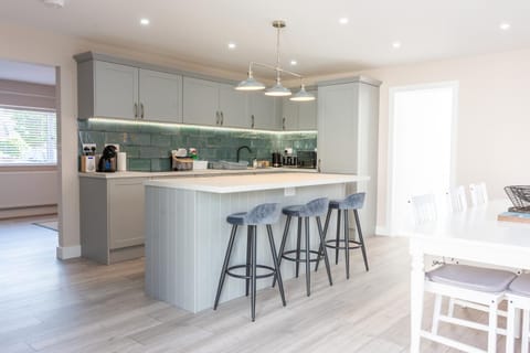 Stylish 4 Bed, newly renovated home in Nottingham House in Nottingham
