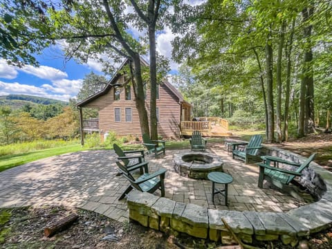 Modern Cabin with Hot Tub and Fire Pit Villa in Garrett County
