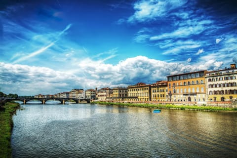 Nearby landmark, Facade/entrance, River view