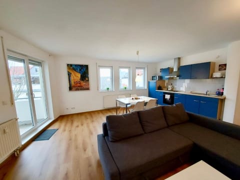 Cozy-Livings / Parkplatz, TOP-Lage, Balkon, Küche Apartment in Hochtaunuskreis