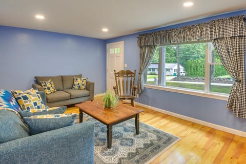 Dog-Friendly Fitchburg Vacation Rental, Hike and Ski Maison in Leominster