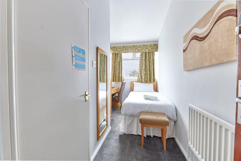 Properties Unique Dene Rooms - Single Room Bed and Breakfast in Newcastle upon Tyne