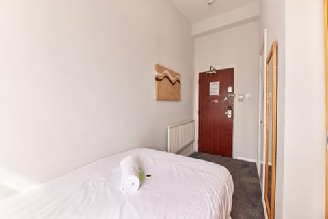 Properties Unique Dene Rooms - Single Room Bed and Breakfast in Newcastle upon Tyne