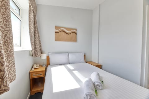 Properties Unique Dene Rooms - Double Room Bed and Breakfast in Newcastle upon Tyne