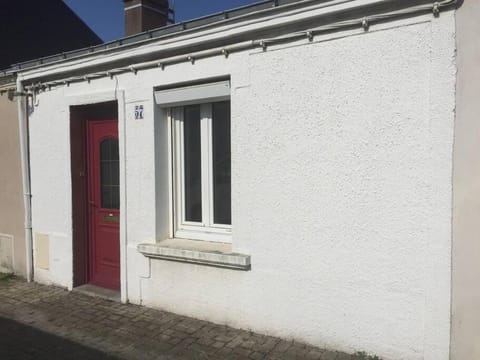 La petite maison et ses quatre vélos Haus in Rezé