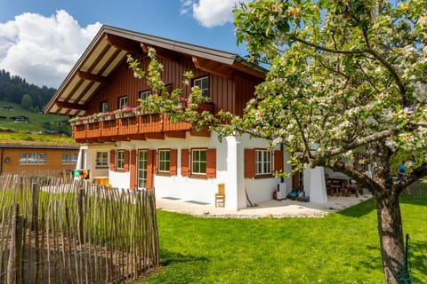 Property building, Spring, Day, Natural landscape, Garden, Garden view, Mountain view