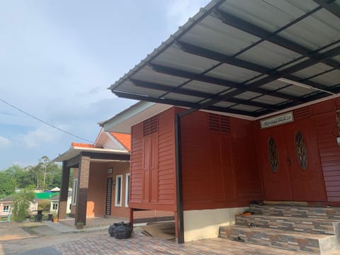 Homestay Dalilah Islam Sendayan Haus in Port Dickson