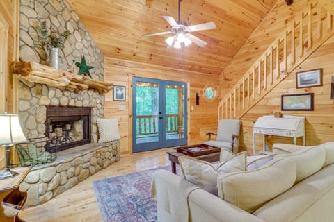 Morganton Cabin Less Than half Mi to Blue Ridge Lake! Casa in Blue Ridge Lake