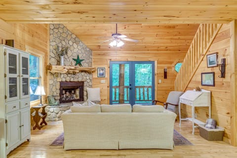 Morganton Cabin Less Than half Mi to Blue Ridge Lake! Casa in Blue Ridge Lake