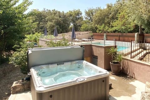 Natural landscape, Garden, Hot Tub, Hot Tub, Garden view, Pool view, Swimming pool