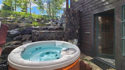 4BR Apres Ski & Golf Retreat with Hot Tub! House in Breckenridge