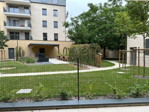 Patio, Garden view