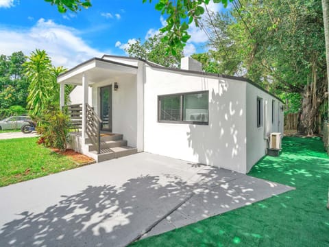 Upscale 3 Bedroom House in Centric Location - in Miami Shores Haus in Miami Shores