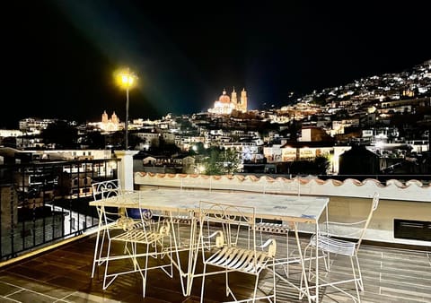 Casa céntrica con garaje Casa in Taxco