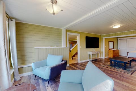 Mill Pond Suite Hotel in East Boothbay