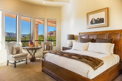 Palatial Paradise with Breathtaking Views of Red Rock and Stunning Infinity Pool Haus in Sedona