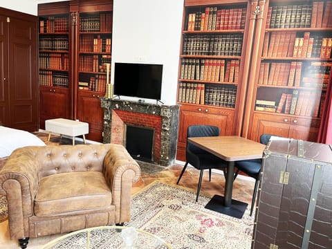 TV and multimedia, Living room, Photo of the whole room, Seating area