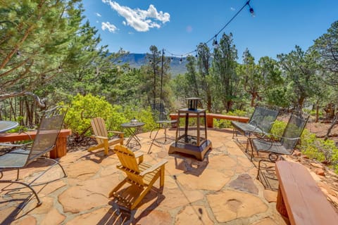 Chic Arizona Retreat with Hot Tub, Fire Pit and Deck! House in Pine