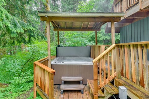 Peaceful Mt Hood Cabin with Hot Tub and Fire Pit! Casa in Mount Hood Village