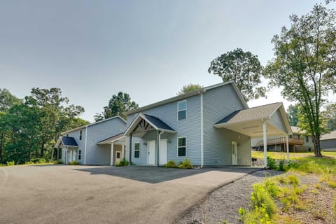 Benton Townhome Rental Near Kentucky Lake! Casa in Lake Barkley