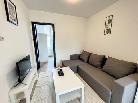 Station 173 C Bruxelles-Charleroi-airport Apartment in Charleroi