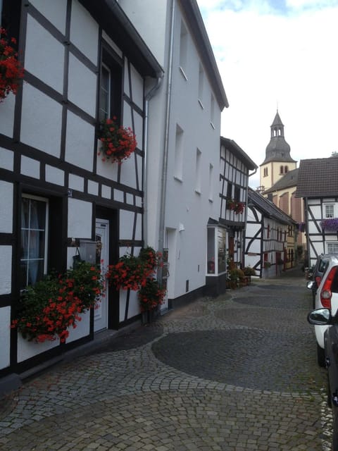 Ferienwohnungen - An der Kunstakademie Apartamento in Heimbach