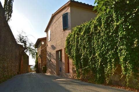 L' Antica Oliviera D'Orcia Condo in San Quirico d'Orcia