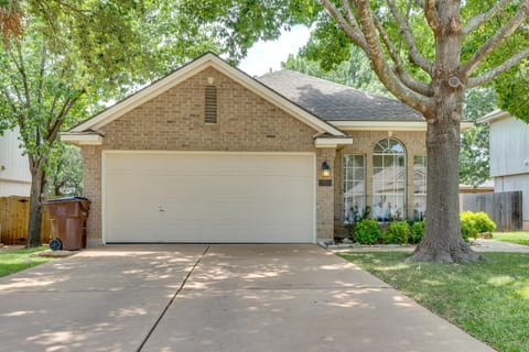 Round Rock Home Rental with Fenced Yard and Patio! Haus in Round Rock