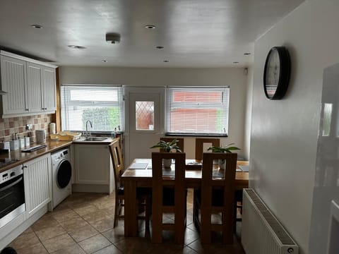 Beautiful two Bedroom house with a cottage feel House in Porthmadog