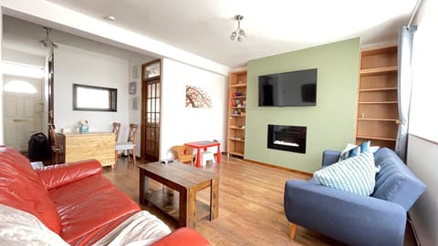 Communal lounge/ TV room, TV and multimedia, Living room, Photo of the whole room, Seating area, Evening entertainment