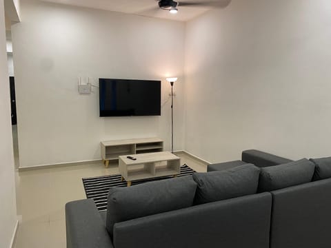 TV and multimedia, Living room, Seating area, fireplace