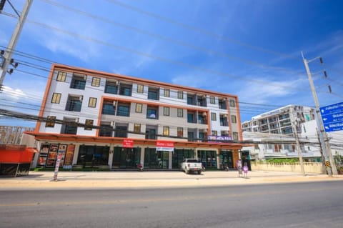 Phoomjai Service Apartment Condo in Chalong
