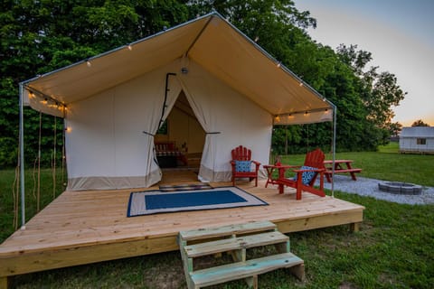 Roaring River Luxury Glamping #3 Luxury tent in Roaring River Township