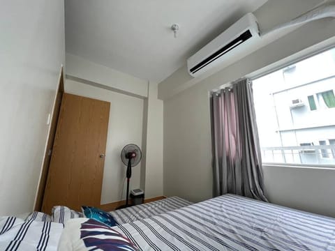 2BR SMDC Trees w/Netflix&WIFI near the POOL. T65F Apartment in Quezon City