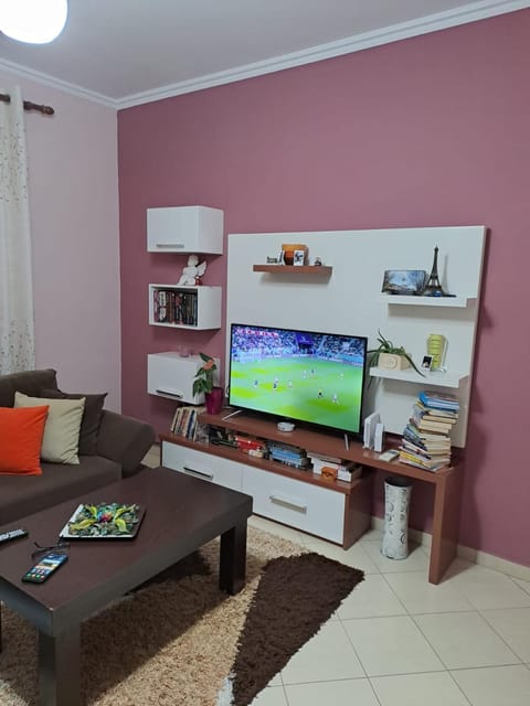 Communal lounge/ TV room, TV and multimedia, Living room, Evening entertainment