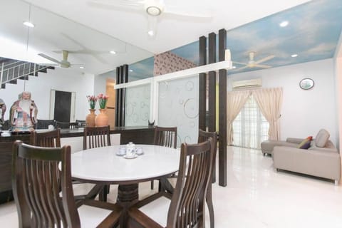 Penang Sweet Home near PISA Haus in Bayan Lepas