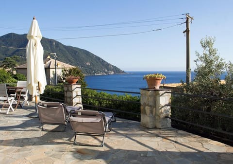 View (from property/room), Balcony/Terrace, Sea view, sunbed