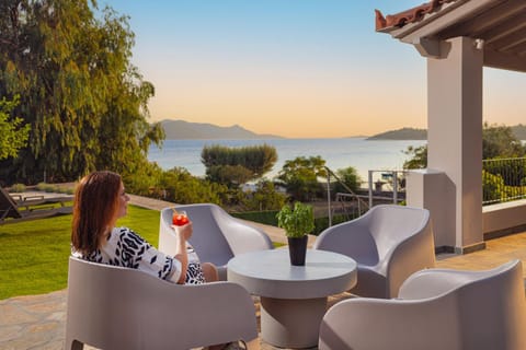 Patio, People, Balcony/Terrace, Sea view