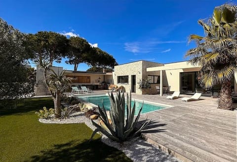 Villa d'architecte Cocoon 200m from beach Villa in Agde