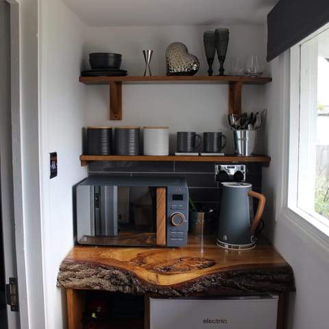 Coffee/tea facilities, Kitchen or kitchenette, minibar, toaster