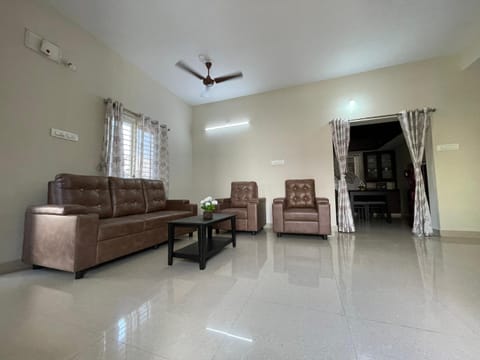 SSN Home Stays in Tirupati Near Alipiri Condo in Tirupati