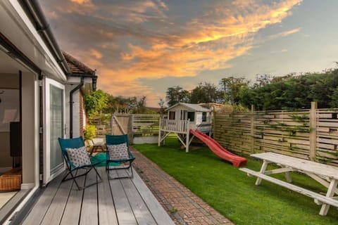 Bosham 3 BR Beach House with Garden & Playhouse House in Bosham