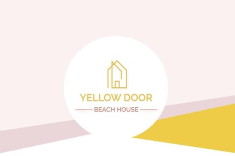 YellowDoorBeachHouse close to Moonlight Beach and LEGO Land House in Encinitas