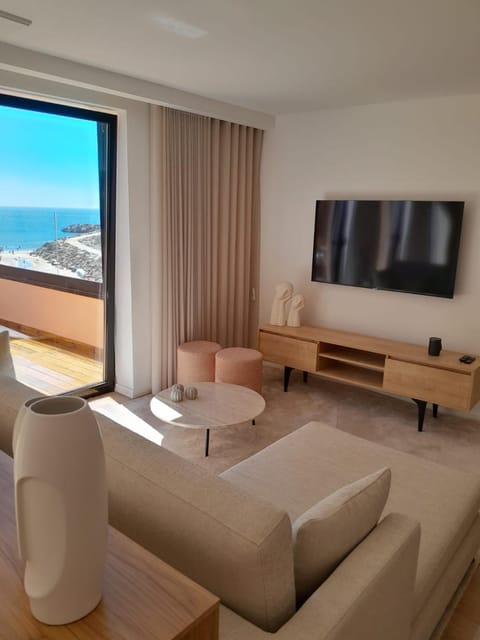 Beachfront Apartment Wohnung in Vila Praia de Ancora