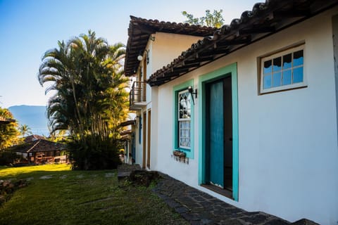 Casa Morro Santa Teresa House in Ilhabela