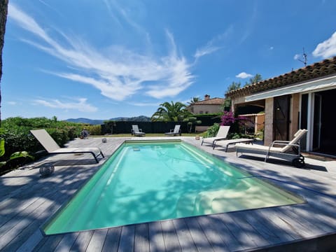 Cannes - Mandelieu - Villa Vue Mer - 4 chambres - clim - piscine privée - proche plage Villa in Mandelieu-La Napoule
