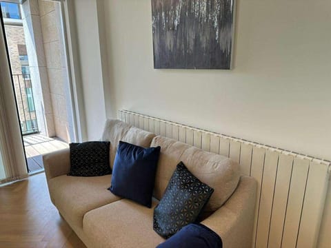 Spacious one bedroom luxury apartment in Kidbrooke Greenwich Apartment in London Borough of Lewisham