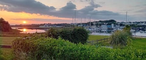 Ferry Lodge Cottage Apartment in County Clare