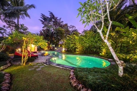 Garden, Swimming pool